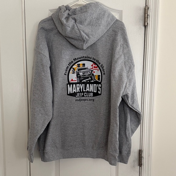 Gildan Maryland’s Jeep Club Gray Hoodie with Maryland/Jeep Emblem - Picture 2 of 3